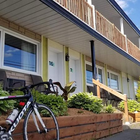 Auberge Happy Logis Lac-Etchemin المظهر الخارجي الصورة