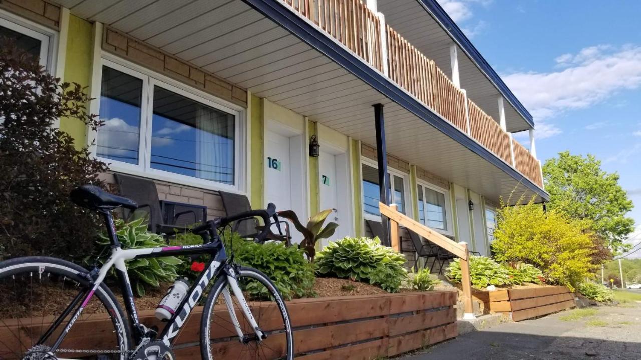 Auberge Happy Logis Lac-Etchemin المظهر الخارجي الصورة
