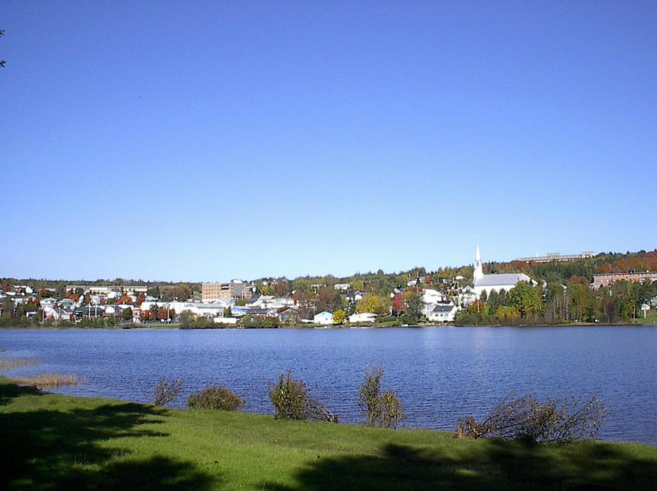 Auberge Happy Logis Lac-Etchemin المظهر الخارجي الصورة